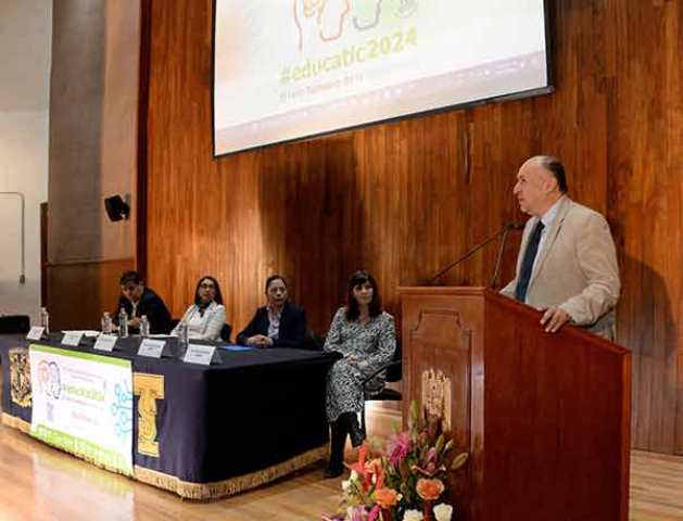 La práctica docente también se transforma con el uso de nuevas tecnologías