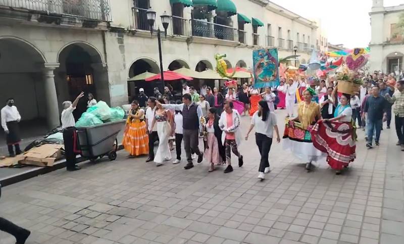 Muestra Oaxaca su cultura y tradición a través de “Sendero a las 8 regiones”.clamorsocial