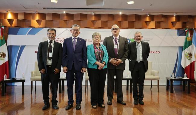 La canciller participa en la clausura del seminario internacional "Repensar al desarrollo de América Latina y el Caribe desde México"
