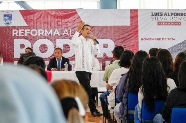 Sostiene Silva Romo diálogo con universitarias y universitarios de la Máxima Casa de Estudios de Oaxaca.- clamorsocial.com