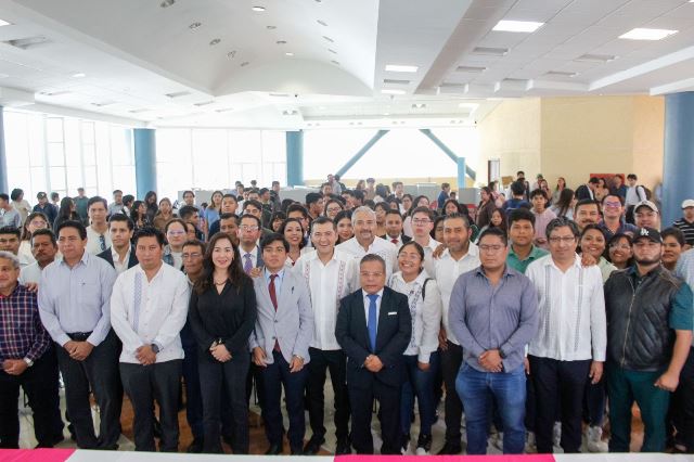 Sostiene Silva Romo diálogo con universitarias y universitarios de la Máxima Casa de Estudios de Oaxaca.- clamorsocial.com
