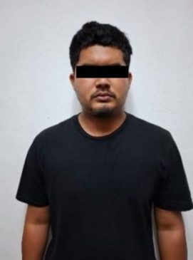 Fiscalía de Oaxaca detiene a una persona con armas de fuego, chalecos tácticos, y varios teléfonos celulares, en la región de la Cuenca. clamorsocial.com