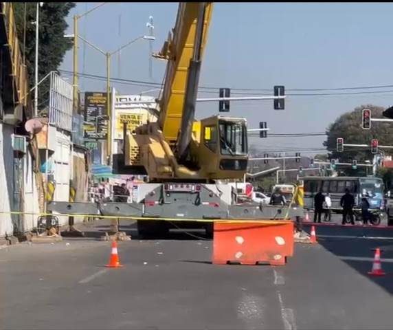 Puente Amarillo es retirado en la Central y cierran paso