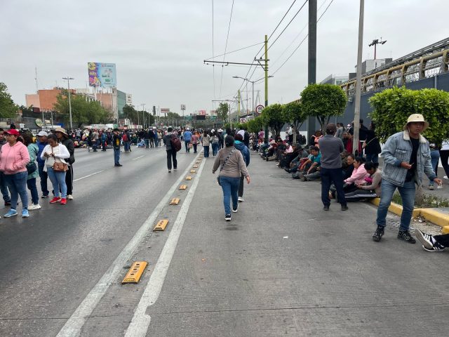 Magisterio se moviliza en la Ciudad de México como parte de su paro de 72 horas.- clamorsocial.com