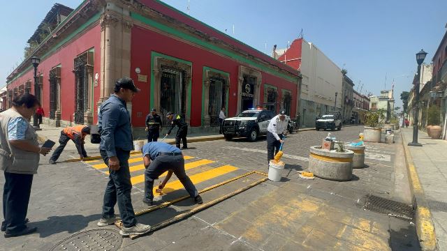 Inician trabajos para pintar señalamientos en calles de la capital.- clamorsocial.com