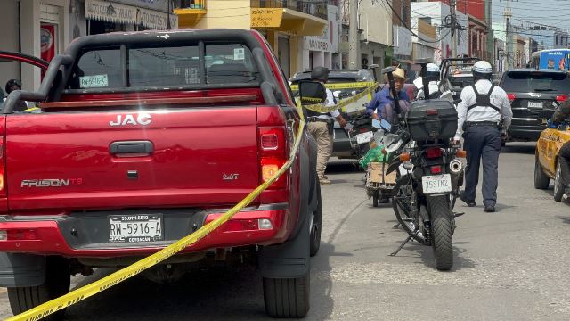 Pareja es víctima de la delincuencia en la capital, les arrebatan un millón de pesos