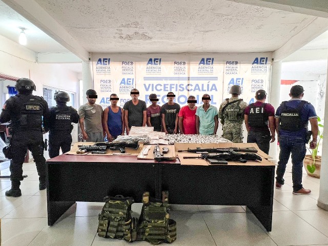 Fiscalía de Oaxaca obtiene prisión contra siete personas detenidas por agresión con disparos de arma de fuego contra elementos de la Policía Estatal, hechos ocurridos en la Costa.- CLAMORSOCIAL.COM