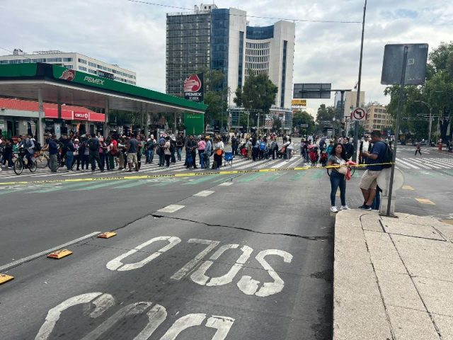Magisterio mantiene plantón en la CDMX y consultará con las bases las propuestas planteadas por el Gobierno Federal. Foto: Especial. clamorsocial.com