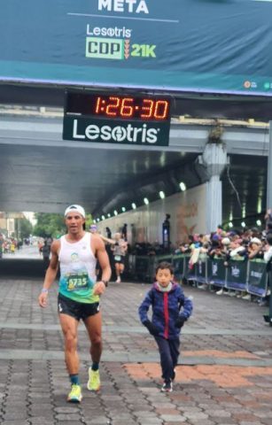 DIEGO GARCÍA BÁRCENAS Y AMARE SHEWARGE ALENE CONQUISTARON LA 43 CARRERA DEL DÍA DEL PADRE.- CLAMORSOCIAL.COM