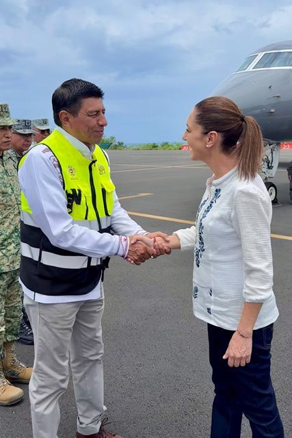 Llega Claudia Sheinbaum a Oaxaca .- CLAMORSOCIAL.COM