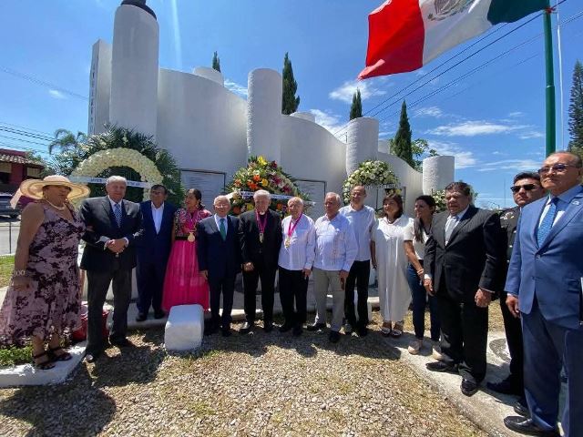 COMENTARIO A TIEMPO.- clamorsocial.com