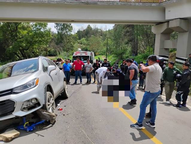 Accidente deja dos personas muertas