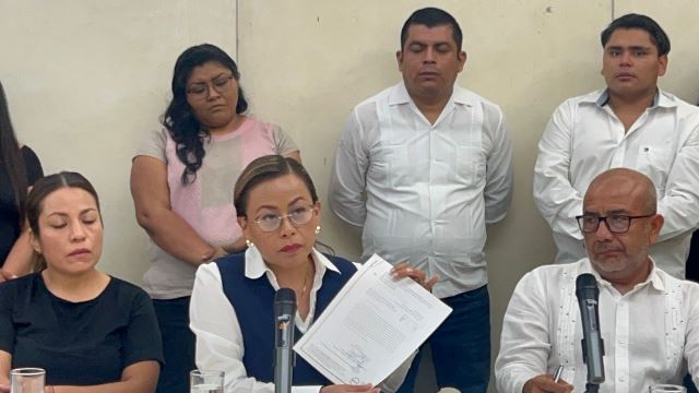 Pide directora de Derecho a la rectoría intervenir para atender problemática en esa escuela de la UABJO
