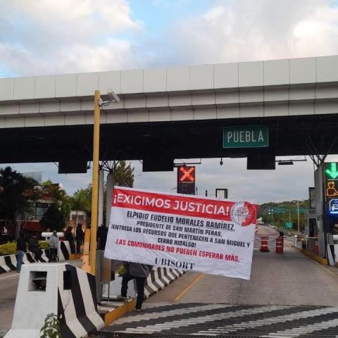 Pobladores de San Martín Peras toman la Caseta de Huitzo