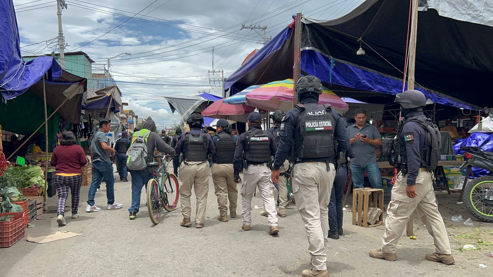 Se registra balacera entre comerciantes y transportistas en la Central de Abasto.- clamorsocial.com