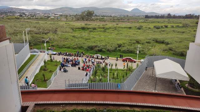 Manifestación pacífica en el Poder Judicial Federal en San Bartolo Coyotepec.- clamorsocial.com