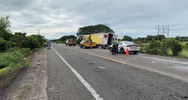 Se llevan refrigeradores tras accidente en el Istmo.- clamorsocial.com