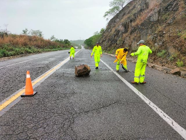 SICT ATIENDE PUNTUALMENTE AFECTACIONES POR HURACÁN “ERICK” EN GUERRERO Y OAXACA.- CLAMORSOCIAL.COM