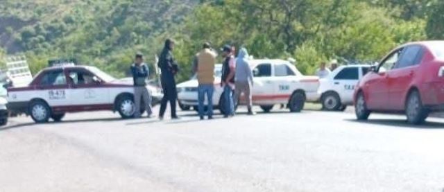 Se mantiene bloqueo en Huajuapan de León