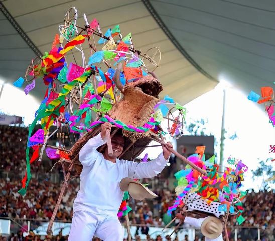 Podría haber una tercera Guelaguetza en Oaxaca.- clamorsocial.com