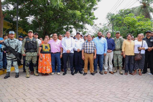Fiscalía de Oaxaca participa en inicio de los trabajos de reordenamiento mototaxista, como parte de las acciones para restaurar el orden y la paz en el Istmo de Tehuantepec.- clamorsocial.com