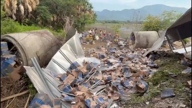 Se registra volcadura de tráiler en la Costa y se registra rapiña.- clamorsocial.com