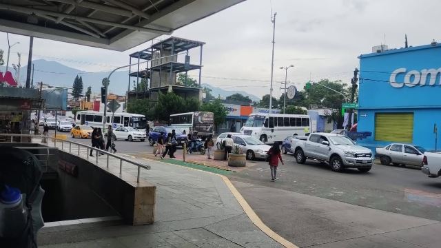 Bloquean sindicalizados del SUTTEEBCEO cruceros en la capital.- clamorsocial.com