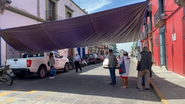 Cierran jubilados de la Sección 22 sobre Armenta y López por segundo día.- CLAMORSOCIAL.COM