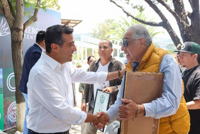 IMPULSA OAXACA UN MEZCAL RESPONSABLE: SENADOR SILVA ROMO EN LA 1ª ENTREGA DEL DISTINTIVO VERDE: MEZCAL Y AGAVE SOSTENIBLE DE COMERCAM.- CLAMORSOCIAL.COM