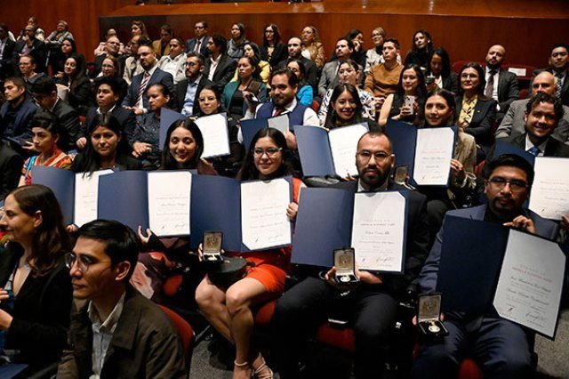 En la UNAM se tiene el compromiso de formar grandes universitarias y universitarios