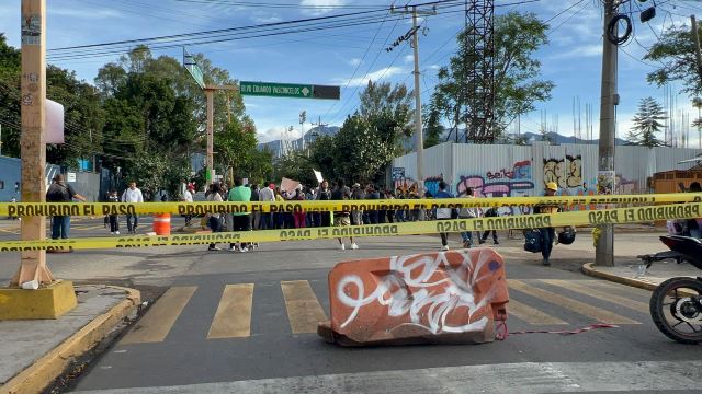 Cierran padres de familia el Boulevard Eduardo Vasconcelos .-clamorsocial.com