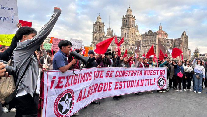 Encapsulan a estudiantes de la FNERRR en la Ciudad de México.- clamorsocial.com