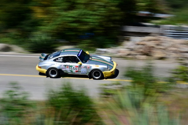 Gael García Bernal y el piloto alemán Timo Bernhard correrán en La Carrera Panamericana.- clamorsocial.com