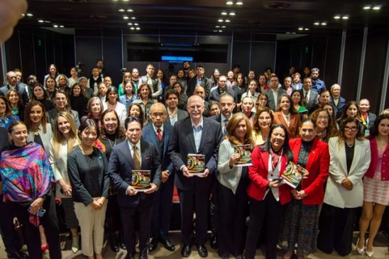 El eje fundamental de estas guías es la nutrición de las mexicanas y los mexicanos, a través de fortalecer su salud con el consumo de productos frescos y de calidad