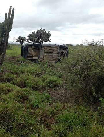 Se registra volcadura en carretera a Guelavia.- clamorsocial.com