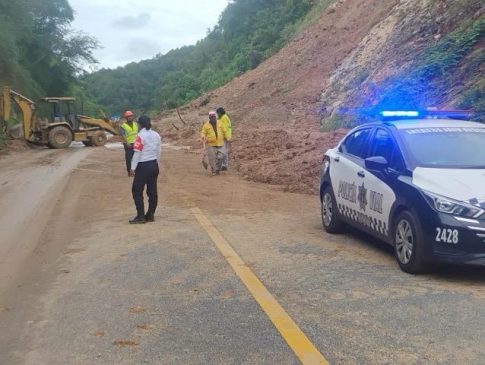 Activa Policía Vial Estatal Plan AVE ante afectaciones carreteras por lluvias en Oaxaca