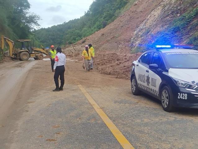 Activa Policía Vial Estatal Plan AVE ante afectaciones carreteras por lluvias en Oaxaca