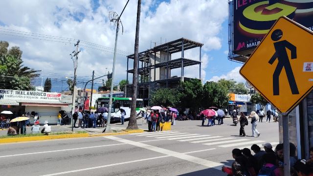 Maestros bloquean varios puntos en la capital.- clamorsocial.com