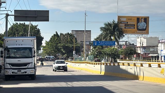 Sección 22 da inicio a los bloqueos en diferentes cruceros de la capital oaxaqueña.- clamorsocial.com