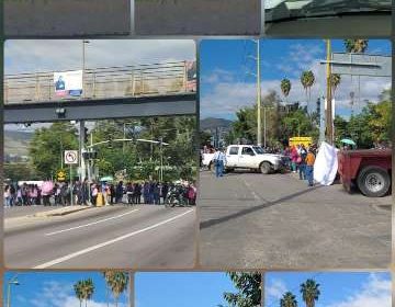 Sección 22 da inicio a los bloqueos en diferentes cruceros de la capital oaxaqueña.- clamorsocial.com
