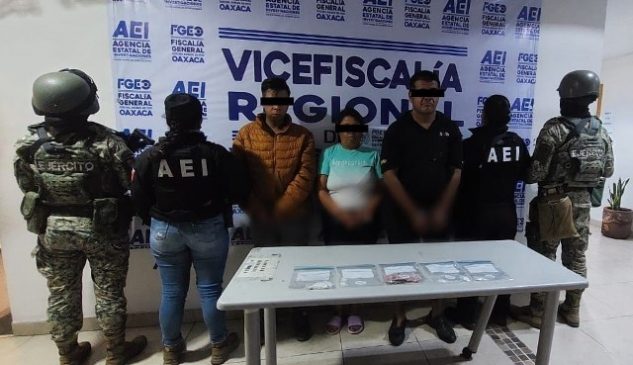 Fiscalía de Oaxaca realiza cateo en la Colonia Monte Albán: desarticula célula delictiva dedicada a venta y distribución de drogas en San Martín Mexicapan.- CLAMORSOCIAL.COM