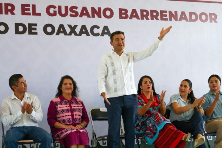 Suma Luis Alfonso Silva Romo esfuerzos en la lucha contra el gusano barrenador en Oaxaca clamorsocial.com