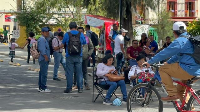 Bloquean supervisores de la Sección 22 calles del centro.- clamorsocial.com
