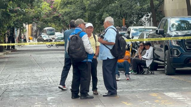Bloquean supervisores de la Sección 22 calles del centro.- clamorsocial.com
