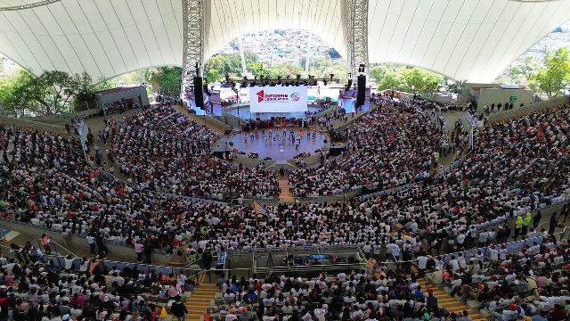 Rinde Luis Alfonso Silva Romo primer informe ante miles de oaxaqueños en el Auditorio Guelaguetza.- clamorsocial.com