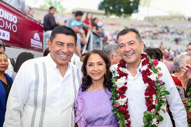 Rinde Luis Alfonso Silva Romo primer informe ante miles de oaxaqueños en el Auditorio Guelaguetza.- clamorsocial.com