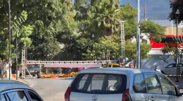 Cierran paso sobre Calzada de la República por festividades de muertos.- clamorsocial.com