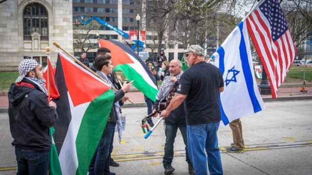 Hamás acepta liberar rehenes israelíes tras plan de paz propuesto por Trump Foto de internet Fuente: https://z101digital.com/hamas-acepta-liberar-rehenes-israelies-tras-plan-de-paz-propuesto-por-trump/