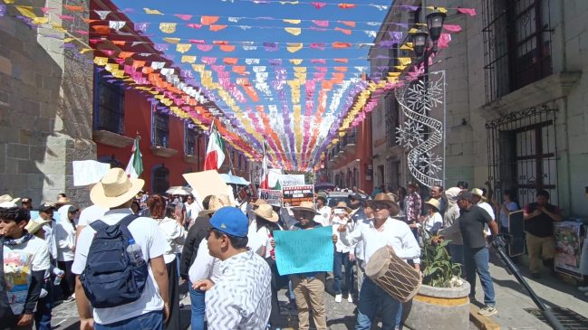 MARCHA EN OAXACA CONVOCADA POR LA GENERACION Z clamorsocial.com