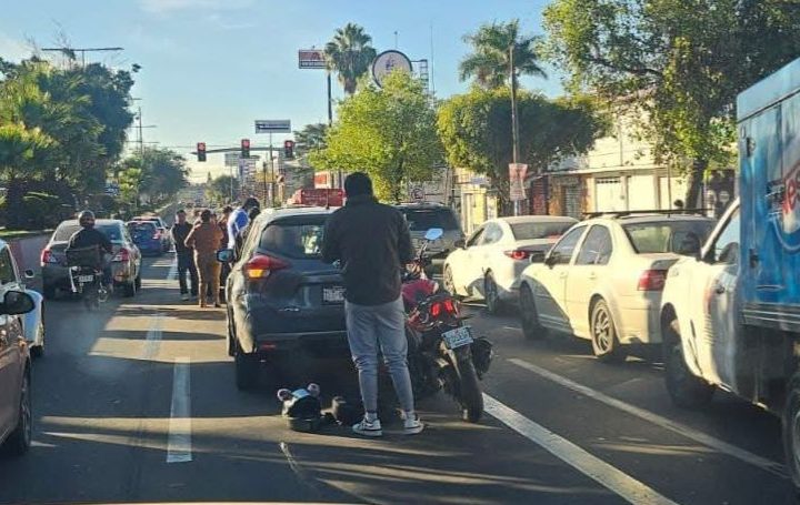 Un motociclista lesionado deja carambola en Santa Rosa.- clamorsocial.com